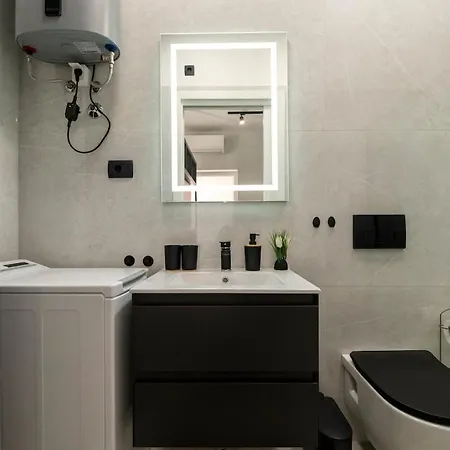 Lavena Charming In Old Town Apartment